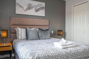 Cozy 4BR Regal Oaks w hot tub