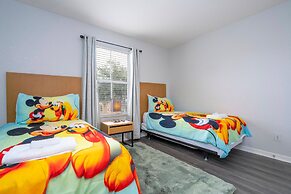 Cozy 4BR Regal Oaks w hot tub