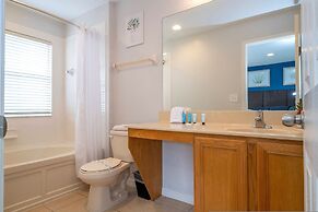 Cozy 4BR Regal Oaks w hot tub