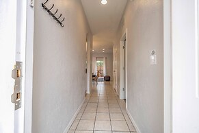 Cozy 4BR Regal Oaks w hot tub