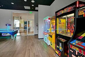 Cozy 4BR Regal Oaks w hot tub