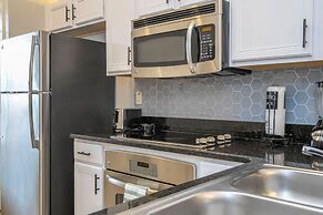 Cozy 4BR Regal Oaks w hot tub