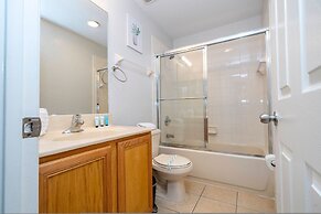 Cozy 4BR Regal Oaks w hot tub