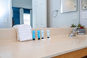 Cozy 4BR Regal Oaks w hot tub