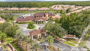 Cozy 4BR Regal Oaks w hot tub