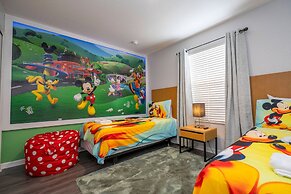 Cozy 4BR Regal Oaks w hot tub