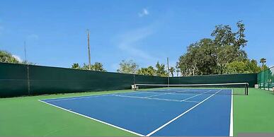 Cozy 4BR Regal Oaks w hot tub