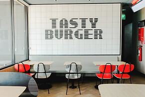 Aurora Rooms Riverdale