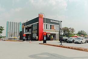 Aurora Rooms Riverdale