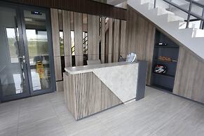 Aurora Rooms Riverdale