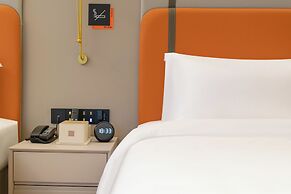 Grandee Rezen - TaiKoo Hui Plaza Shipaiqiao Metro Station