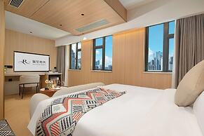 Grandee Rezen - TaiKoo Hui Plaza Shipaiqiao Metro Station