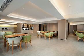 Grandee Rezen - TaiKoo Hui Plaza Shipaiqiao Metro Station