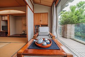 E JOY INN-ATAMI