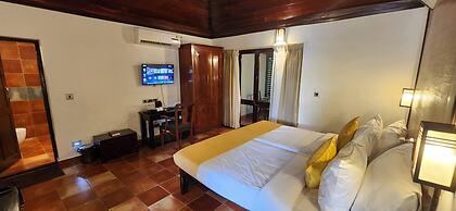 Kumarakom Tharavadu - Heritage Hotel