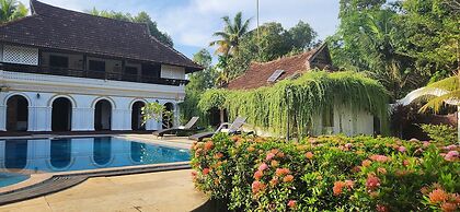 Kumarakom Tharavadu - Heritage Hotel