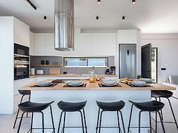 Villa Levante With Sea View