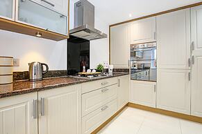 Detached 4 Bed-ultrafast Wifi,garden,free Parking