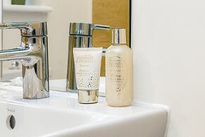 Detached 4 Bed-ultrafast Wifi,garden,free Parking