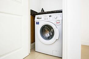 Detached 4 Bed-ultrafast Wifi,garden,free Parking