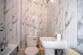 Peaceful Cosy 2 bed House in Manchester