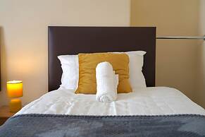 Peaceful Cosy 2 bed House in Manchester