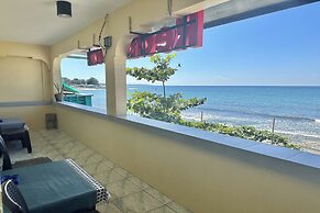 Monaliza Surf Resort