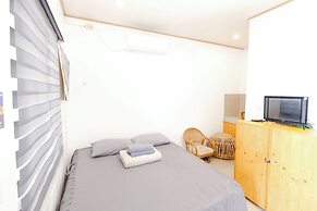 Monaliza Surf Resort