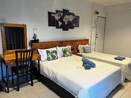 Riverbank Dungun Guesthouse & Cafe