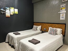 Riverbank Dungun Guesthouse & Cafe