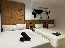 Riverbank Dungun Guesthouse & Cafe