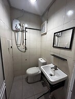 Riverbank Dungun Guesthouse & Cafe