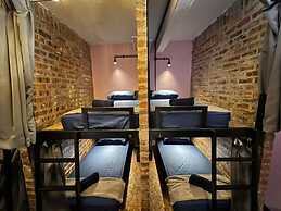 Riverbank Dungun Guesthouse & Cafe