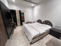 Goroomgo Rani Palace Udaipur