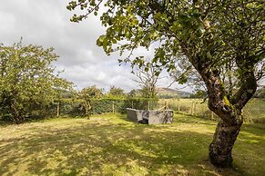 Host Stay Castle Hill Cottage