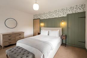 Host Stay Castle Hill Cottage