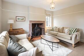 Host Stay Castle Hill Cottage