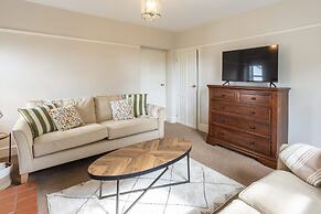 Host Stay Castle Hill Cottage