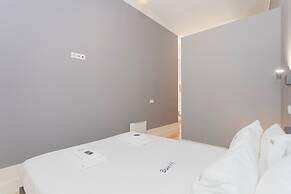 Liiiving in Porto - Silver Light Apartment