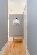 Liiiving in Porto - Silver Light Apartment