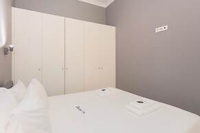 Liiiving in Porto - Silver Light Apartment