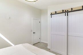 Kalispell Gem: Deck, Yard & Fireplace