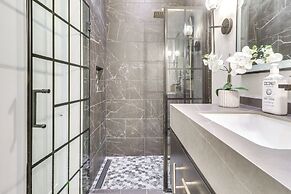 Kalispell Gem: Deck, Yard & Fireplace