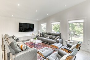 Kalispell Gem: Deck, Yard & Fireplace