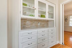 5 Mi to Sofi Stadium: Charming Family Home!