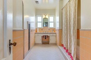 5 Mi to Sofi Stadium: Charming Family Home!