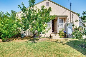 5 Mi to Sofi Stadium: Charming Family Home!