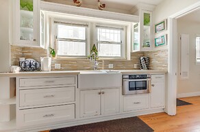 5 Mi to Sofi Stadium: Charming Family Home!
