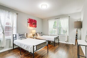 Pet-friendly Home w/ Hot Tub in Atlanta!