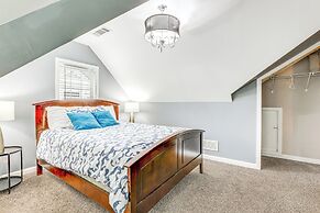 Pet-friendly Home w/ Hot Tub in Atlanta!
